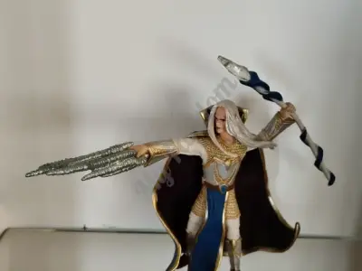 Маг Грифона от бренда Schleich