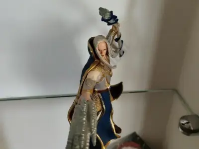 Маг Грифона от бренда Schleich