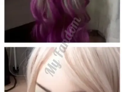 Блонд парик с малиновым градиентом