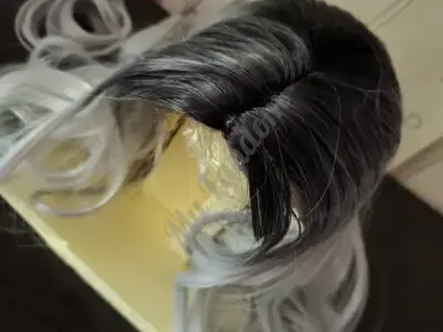 Парик серый с черными корнями